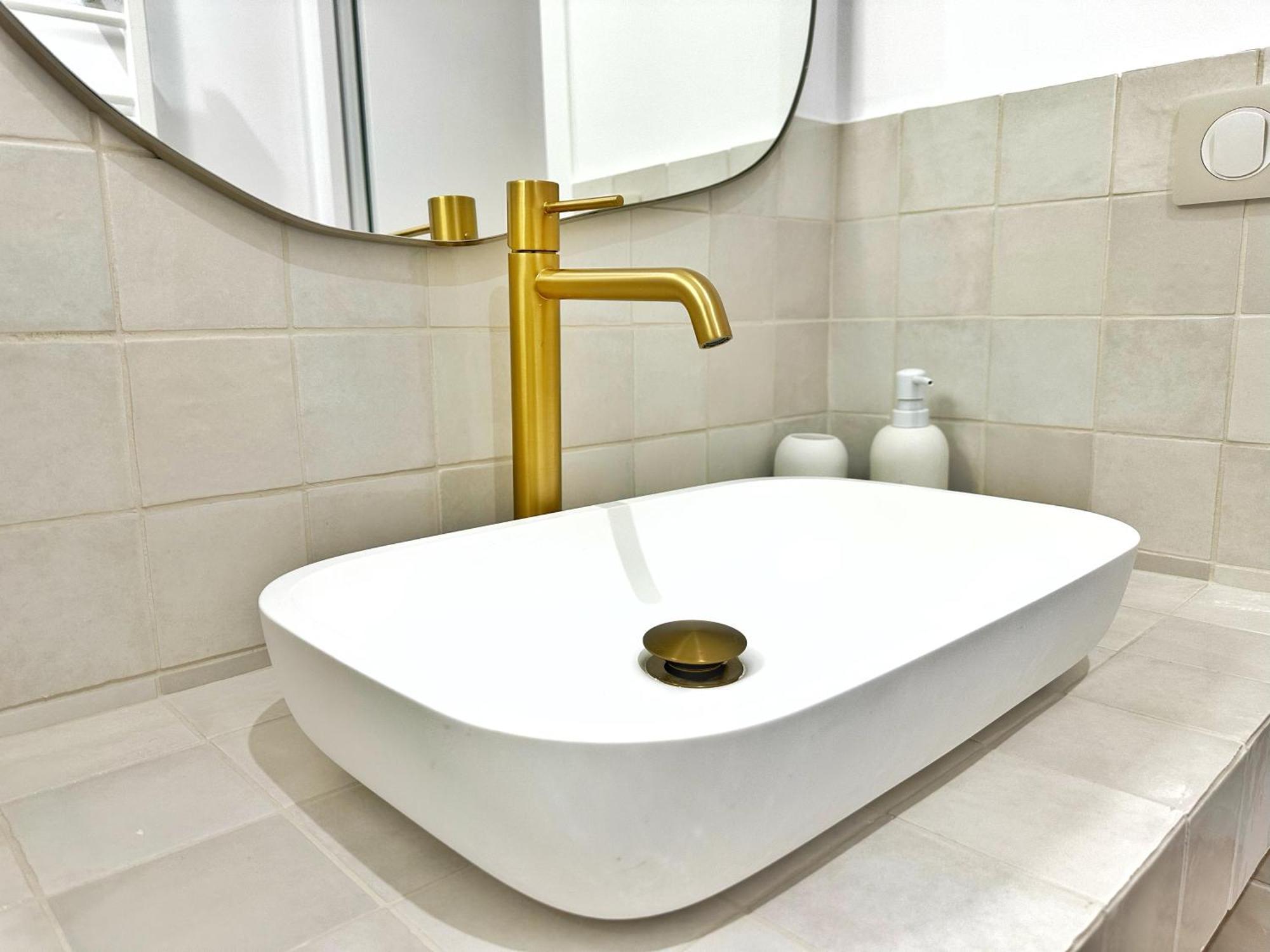 La Maison Cavet 5 Appartements De Standing Au Coeur Du Village Sanary-sur-Mer Zewnętrze zdjęcie