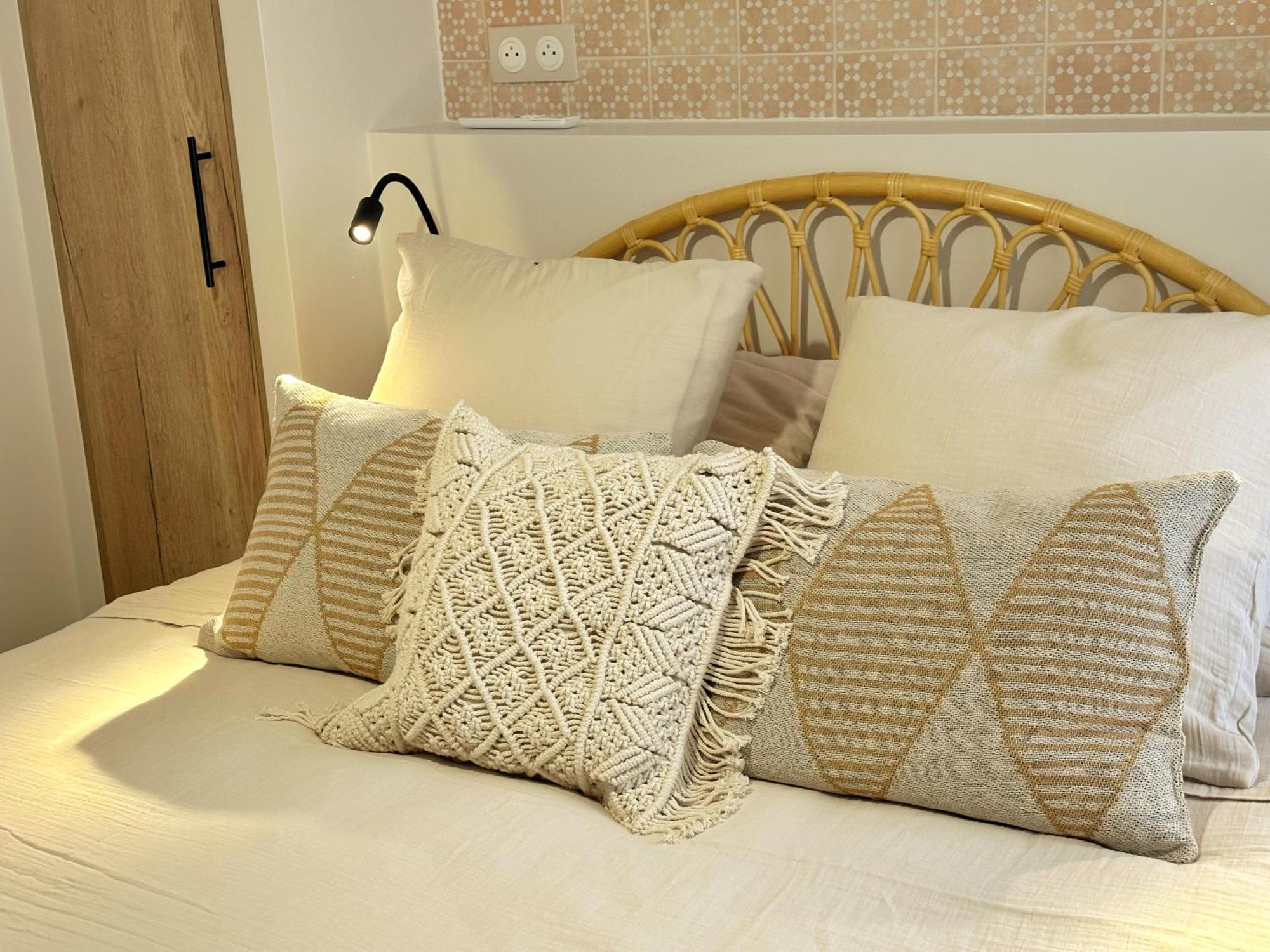 La Maison Cavet 5 Appartements De Standing Au Coeur Du Village Sanary-sur-Mer Zewnętrze zdjęcie